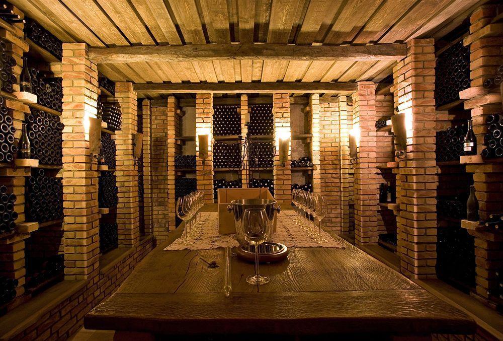 Stupnicki Dvori Winery Hotel Stupnik Brodski Buitenkant foto