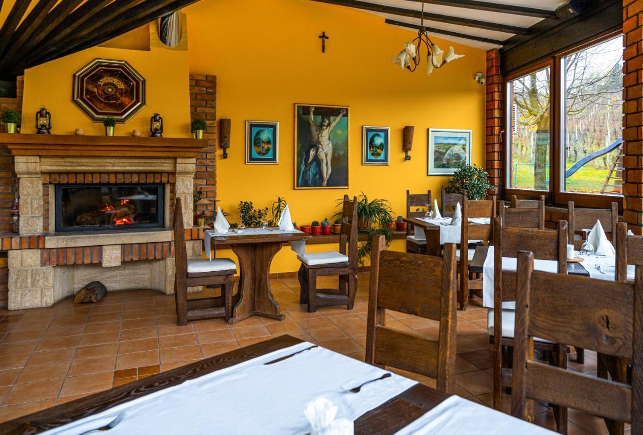 Stupnicki Dvori Winery Hotel Stupnik Brodski Buitenkant foto