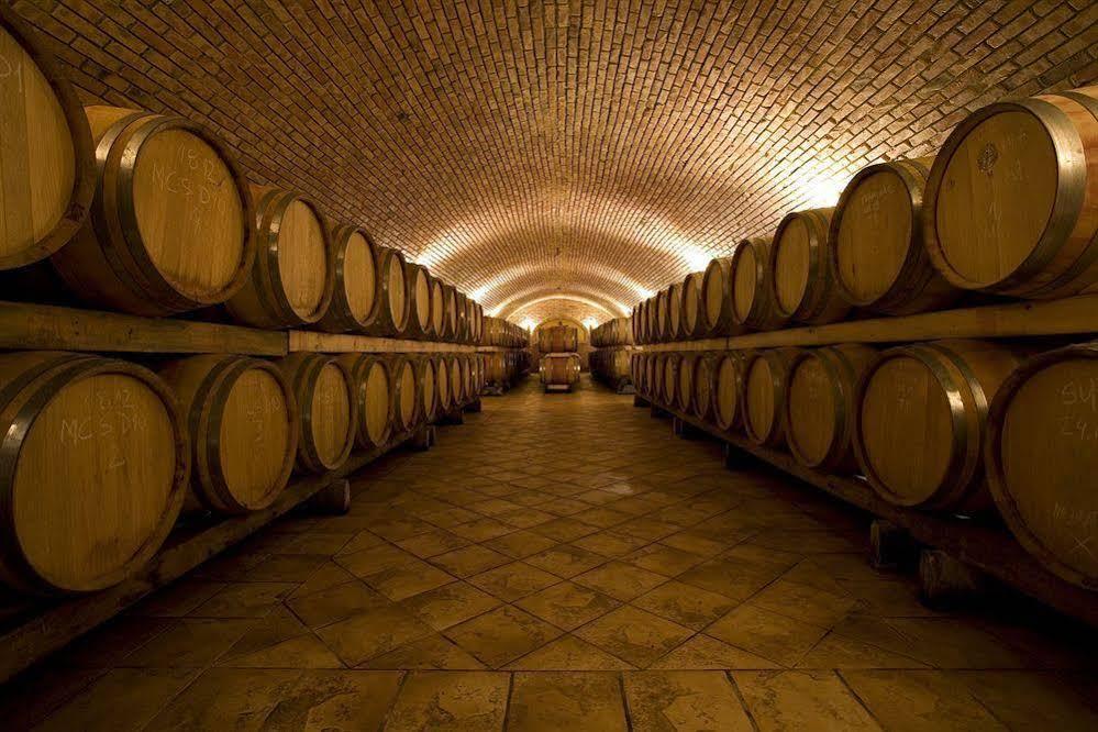 Stupnicki Dvori Winery Hotel Stupnik Brodski Buitenkant foto